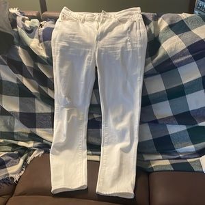 GAP white leggings with distressing #23